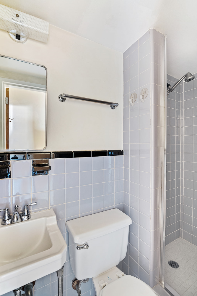 215 ADAMS Street 15G