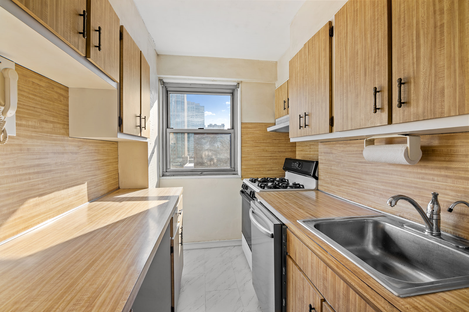 215 ADAMS Street 15G