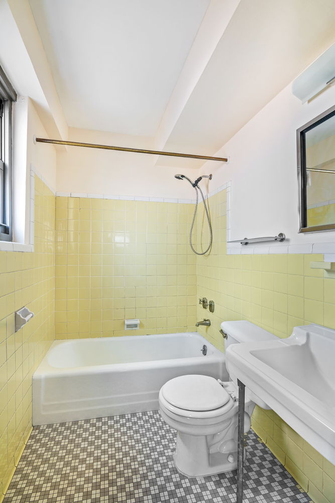 215 ADAMS Street 15G