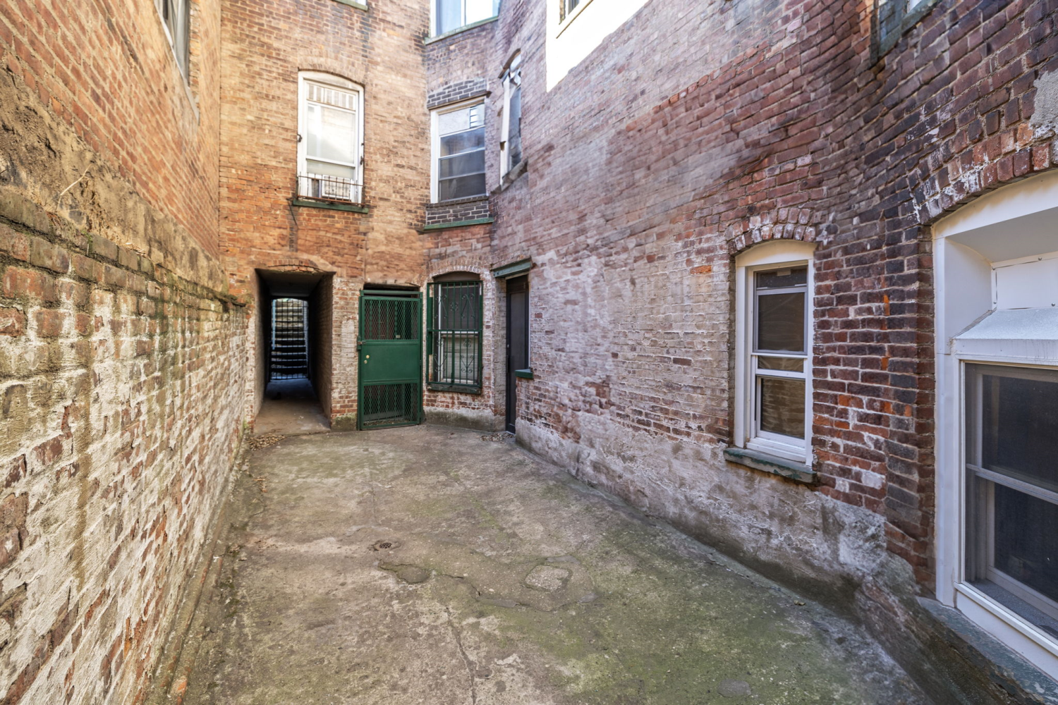 679 LORIMER Street BLDG