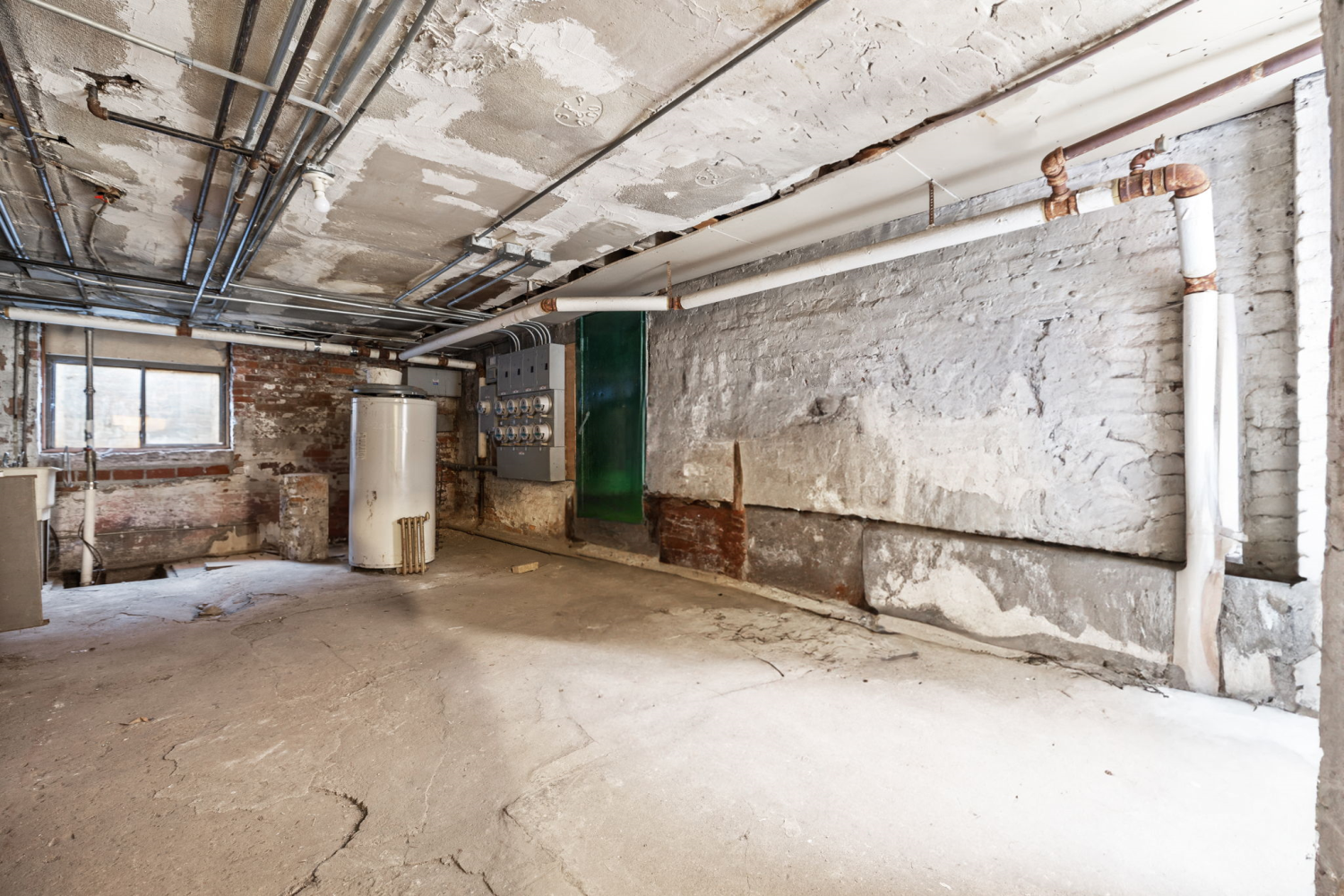 679 LORIMER Street BLDG