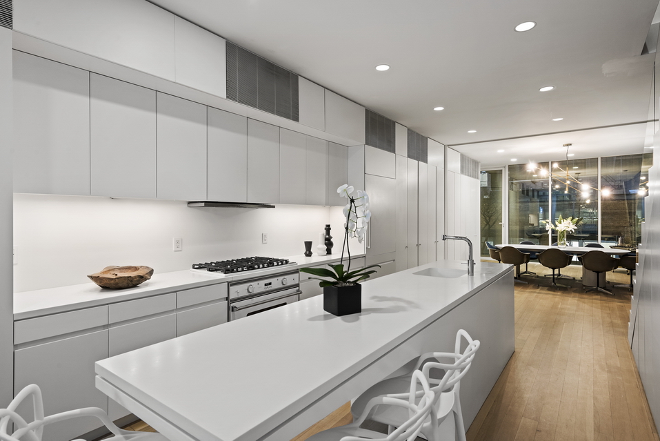 524 W 19TH Street 1