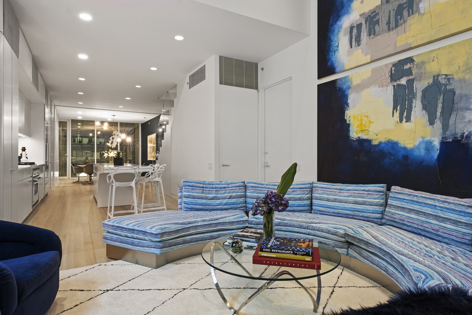 524 W 19TH Street 1