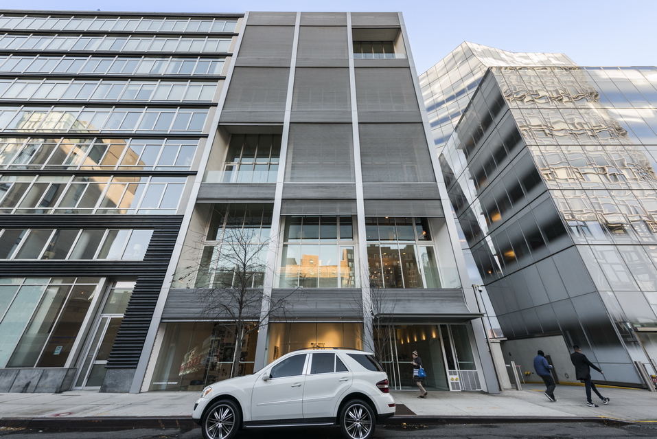 524 W 19TH Street 1