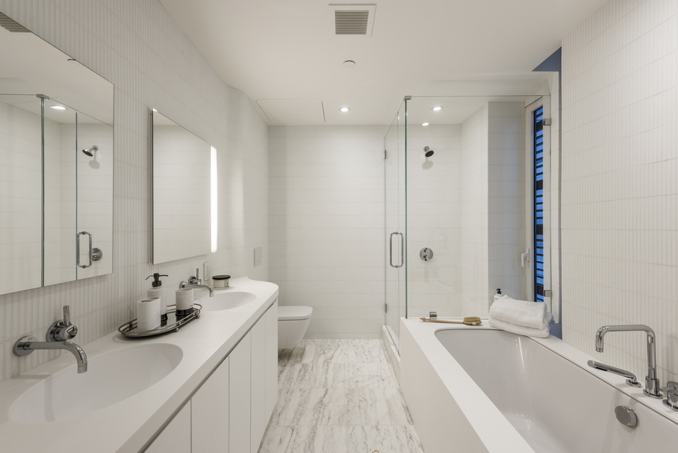 524 W 19TH Street 1