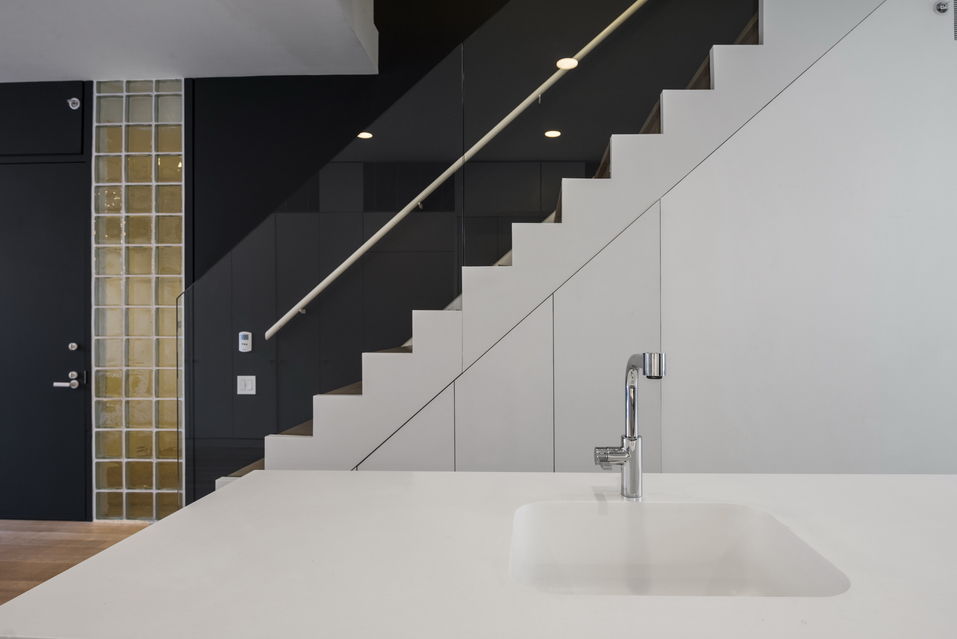 524 W 19TH Street 1