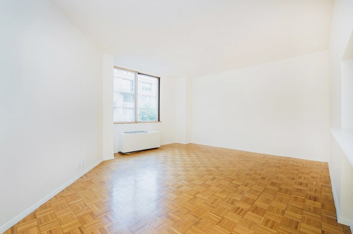 350 W 50TH Street 3MM