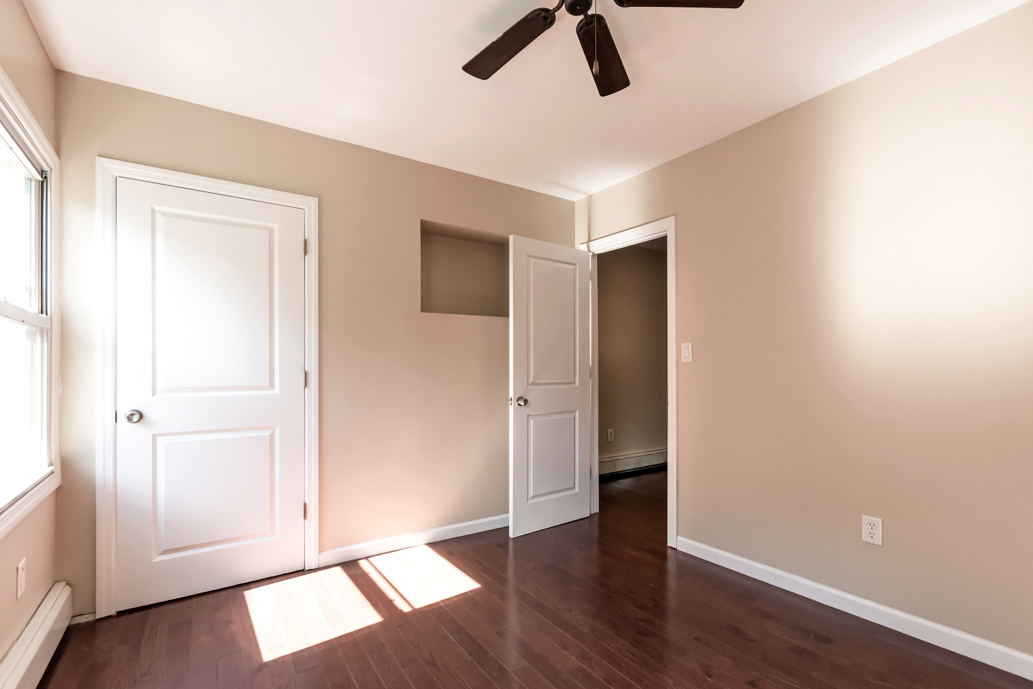 1036 LORIMER Street 2