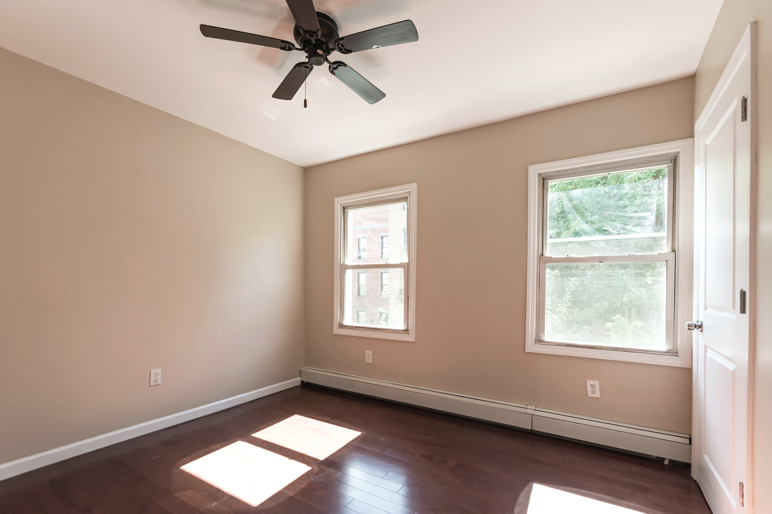 1036 LORIMER Street 2