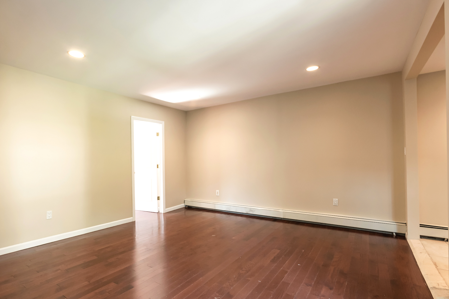 1036 LORIMER Street 2