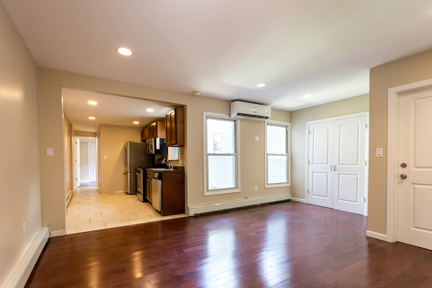 1036 LORIMER Street 2