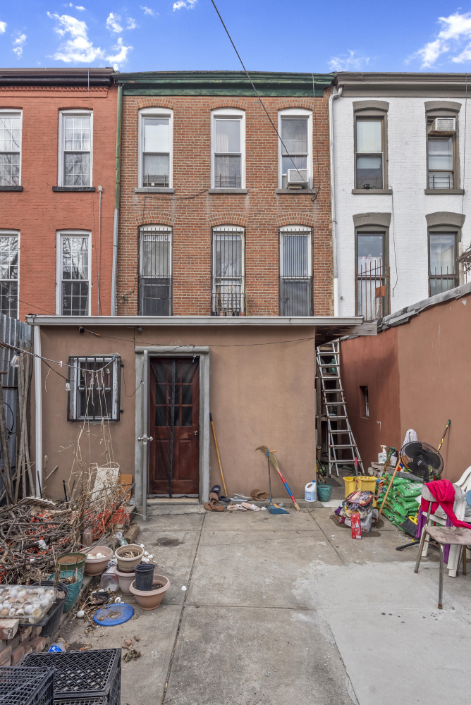 640 MONROE Street