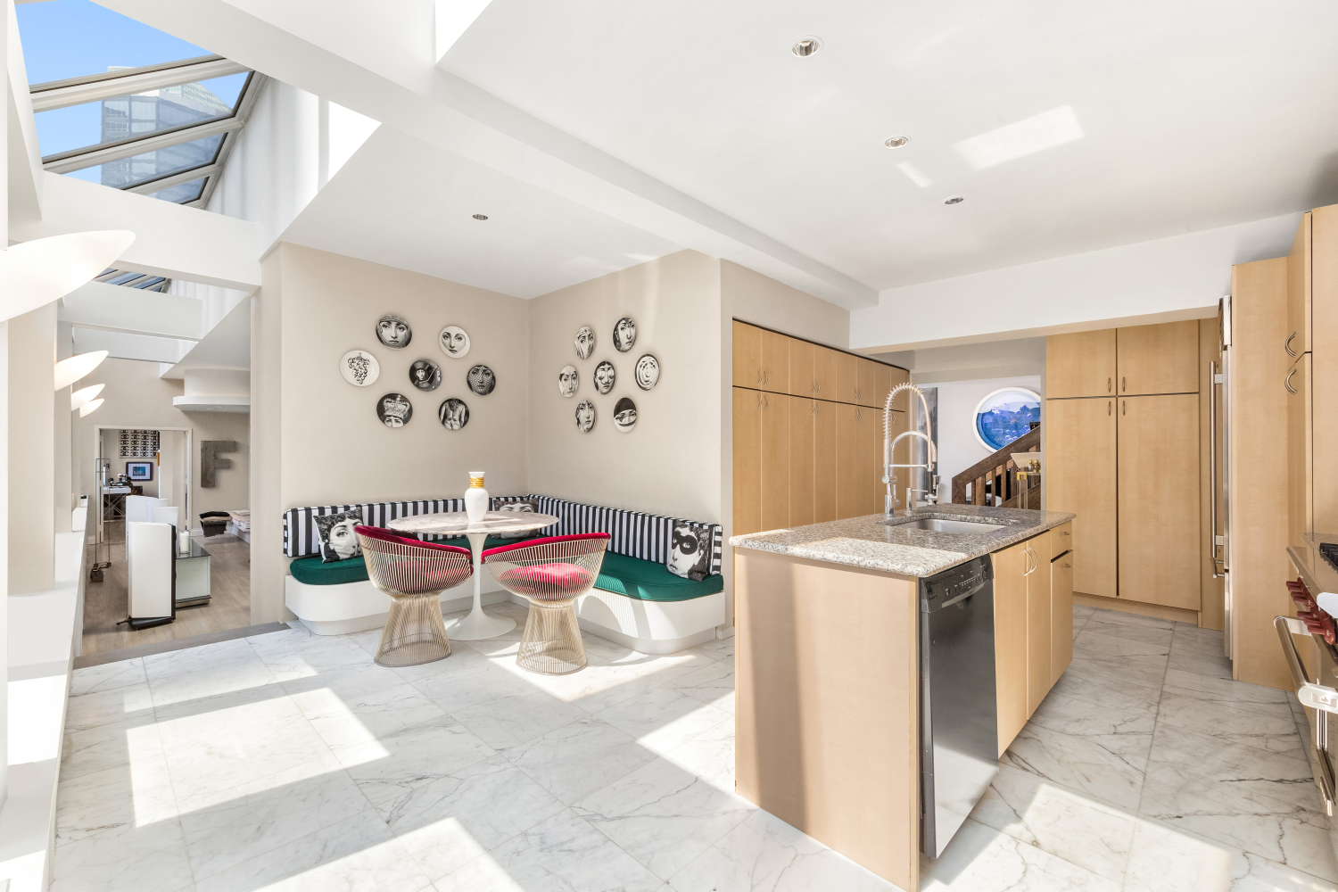 301 E 52ND Street PHC