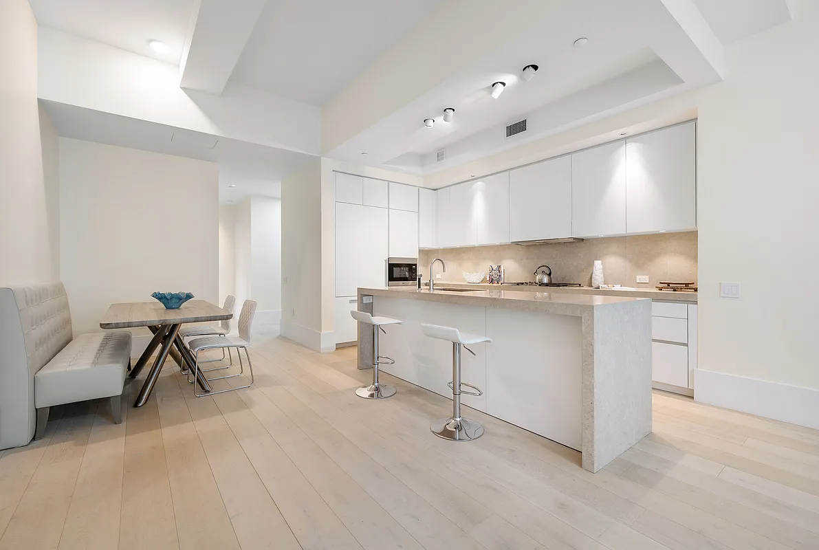 404 PARK Avenue S 8/D
