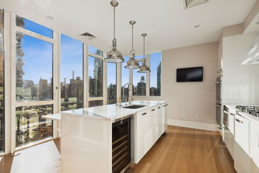305 E 85TH Street 17B