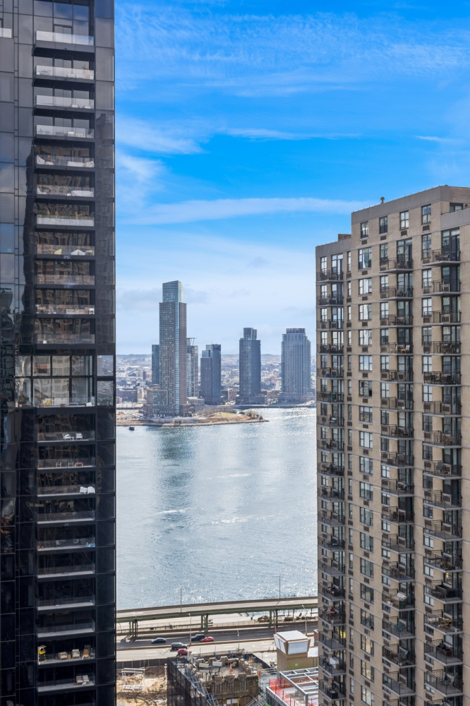 300 E 40TH Street 32G