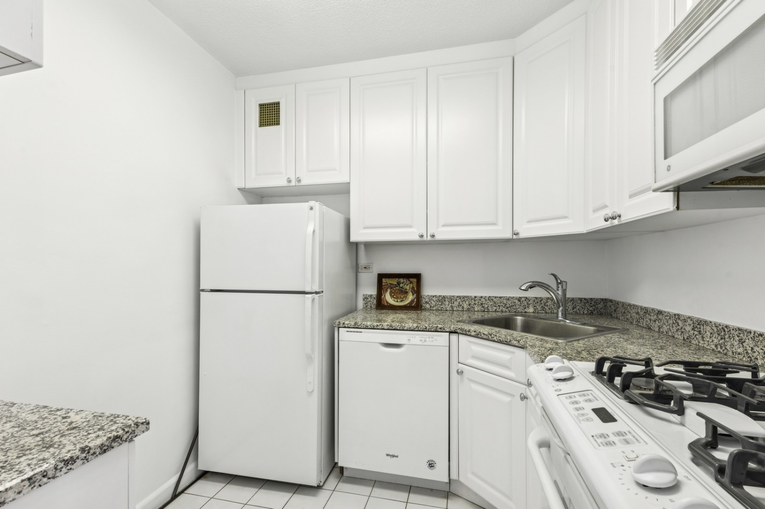300 E 40TH Street 32G