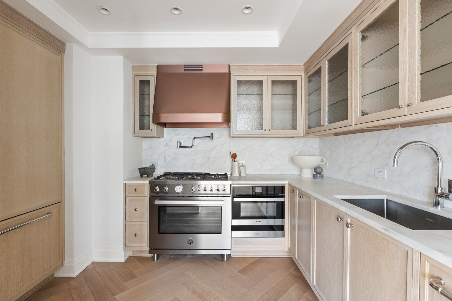 360 CENTRAL Park W 2B