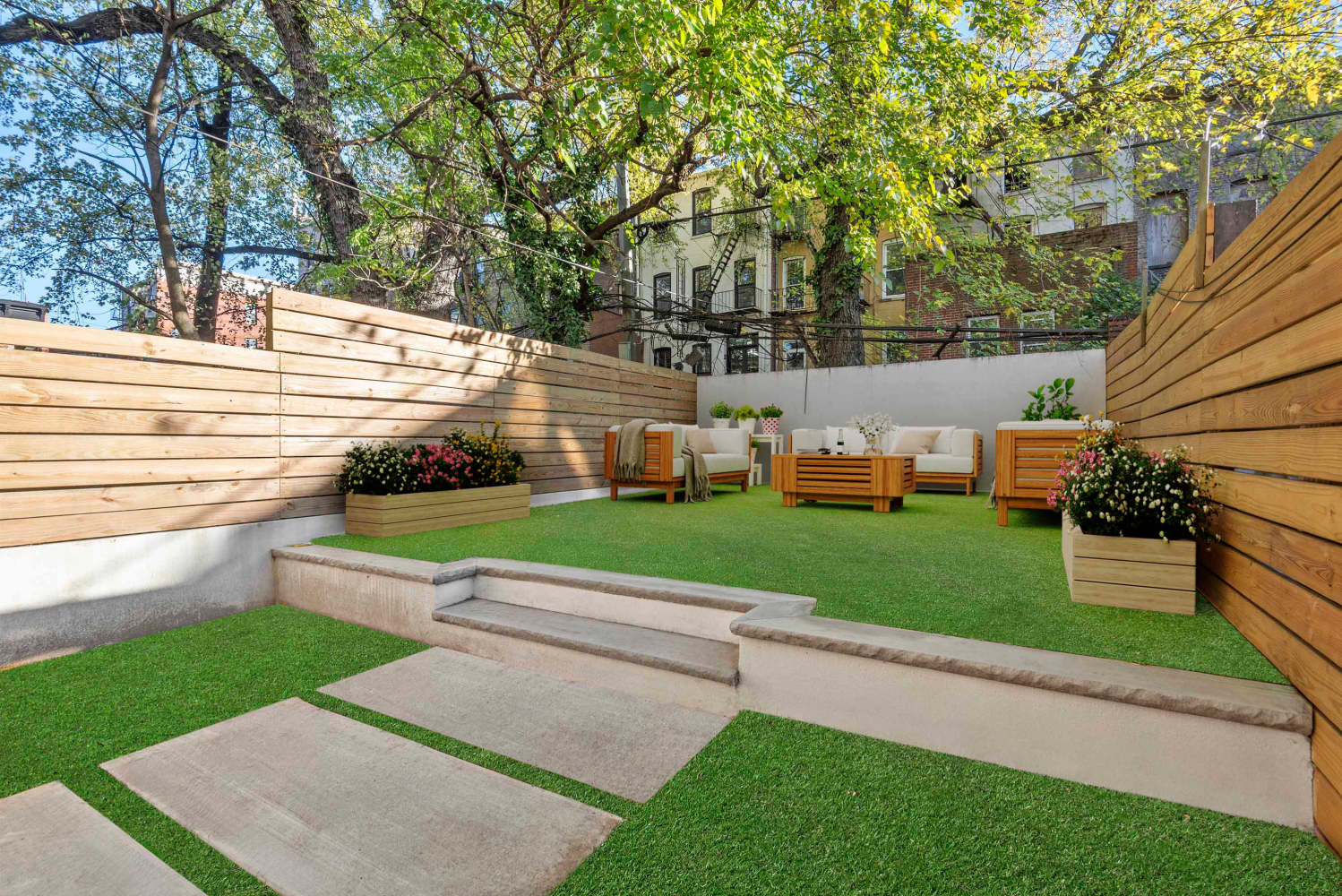 420 KOSCIUSZKO Street