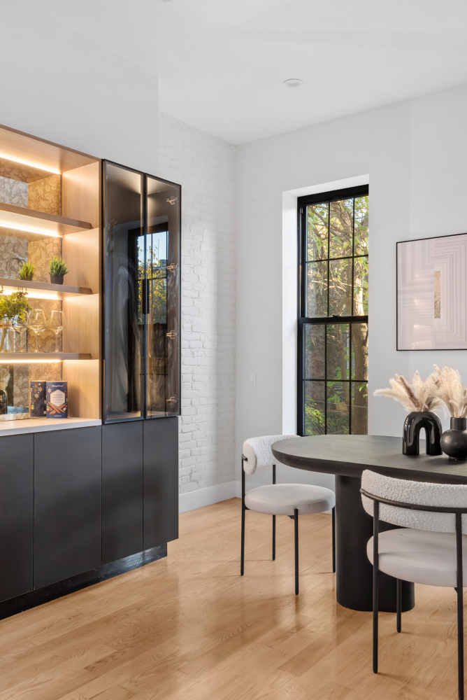 420 KOSCIUSZKO Street