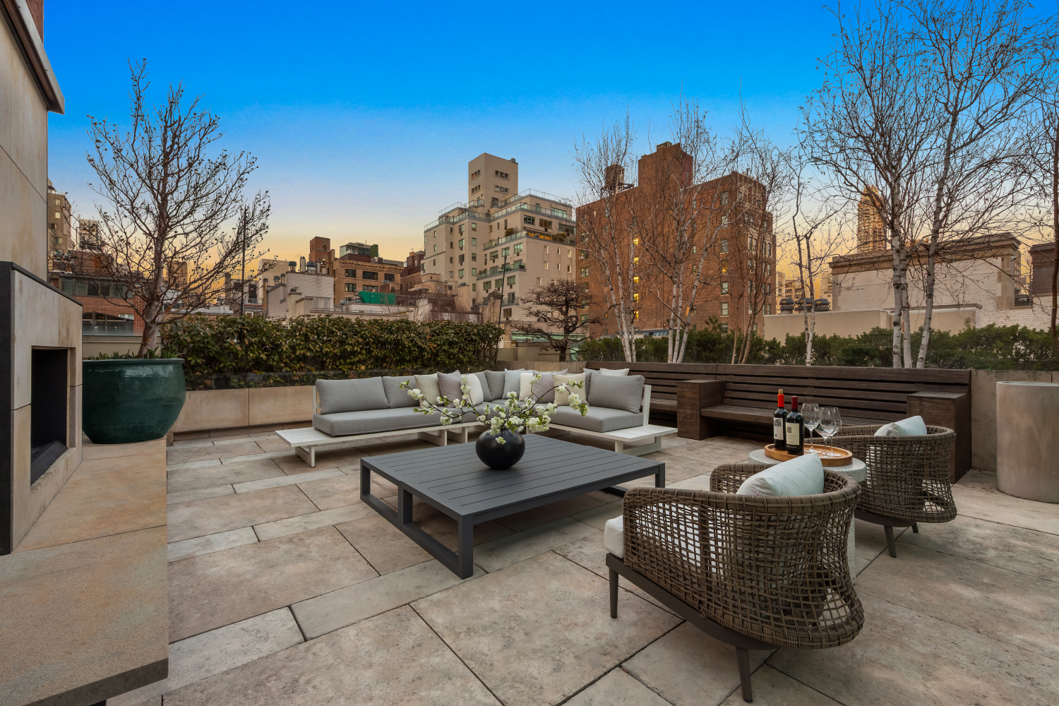 10 E 67TH Street