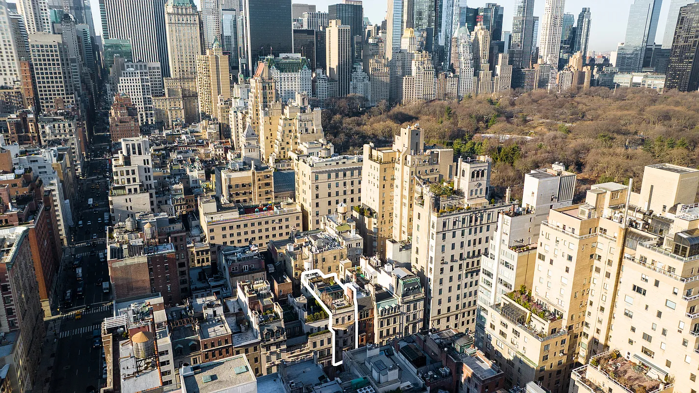 10 E 67TH Street