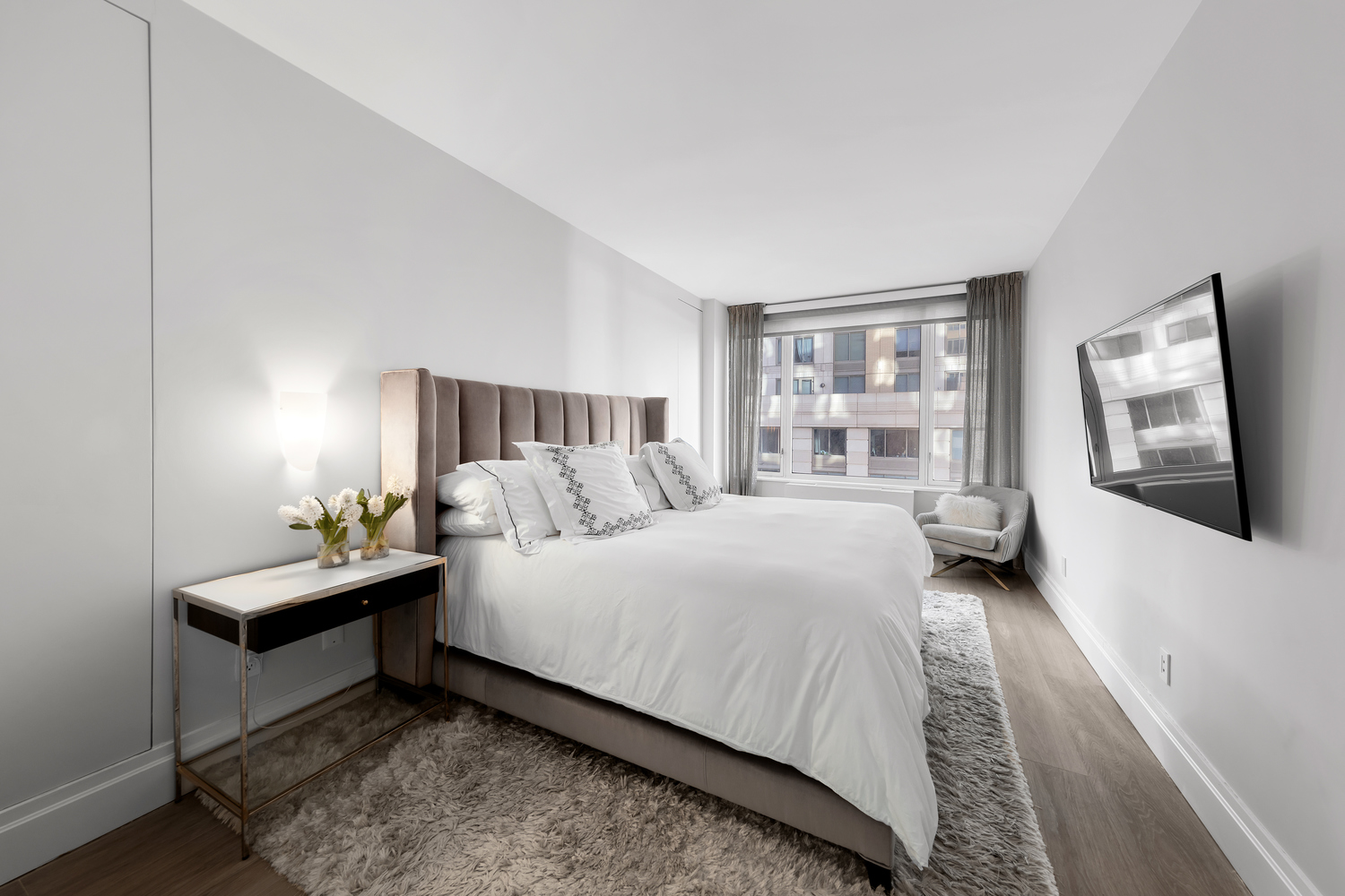 220 RIVERSIDE Boulevard 4H