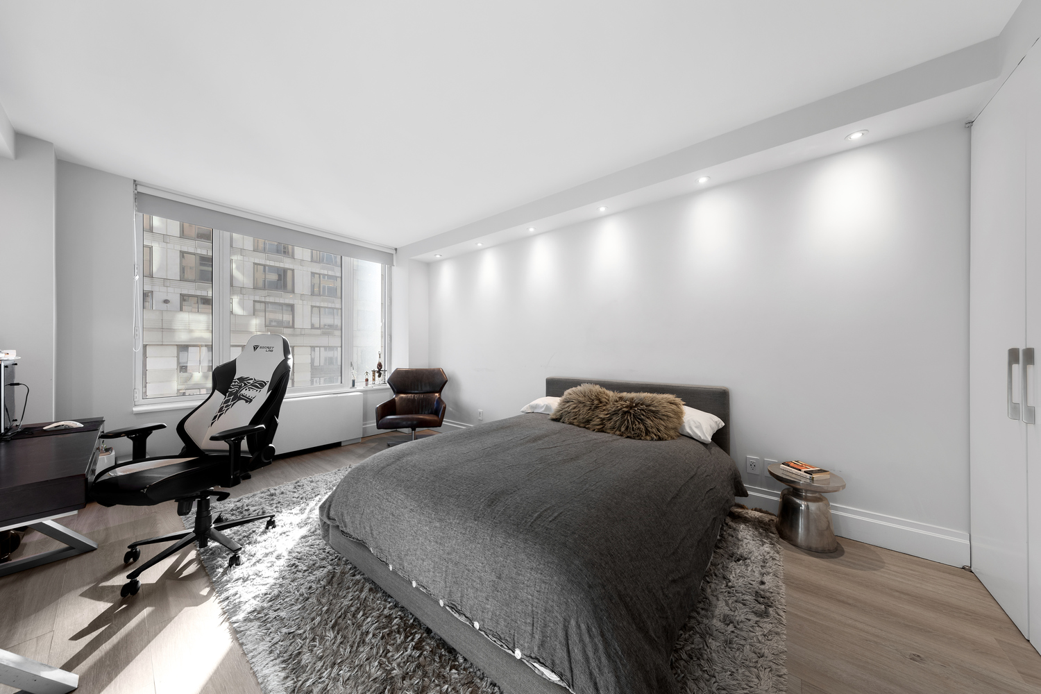 220 RIVERSIDE Boulevard 4H