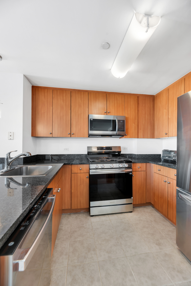 455 MAIN Street 15F