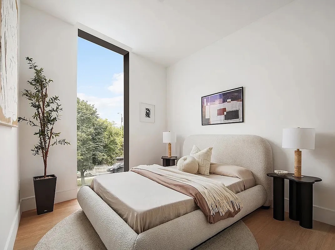 28 HERBERT Street 2E