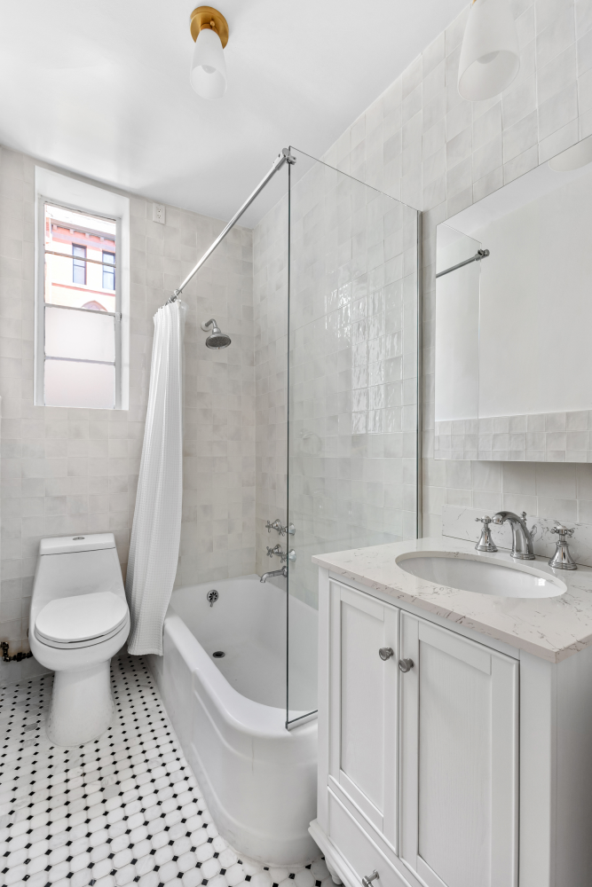 224 East 17TH Street 1F