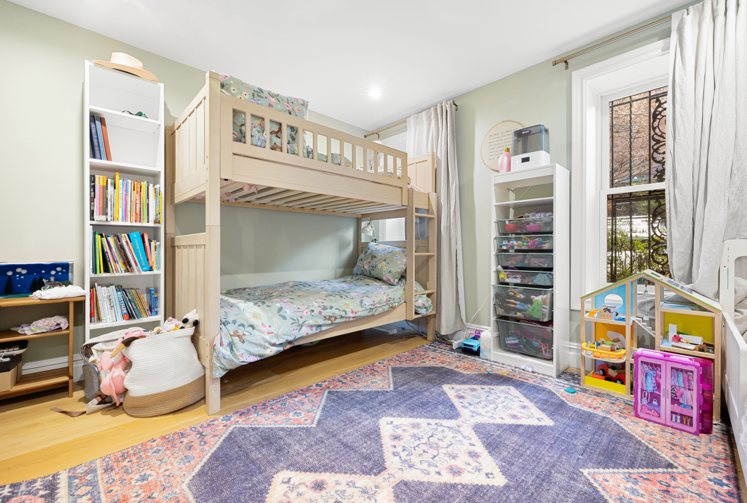 532 MONROE Street TH