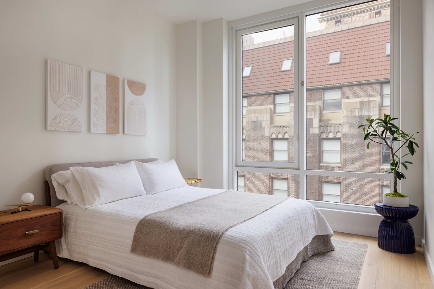 135 E 47TH Street 21F