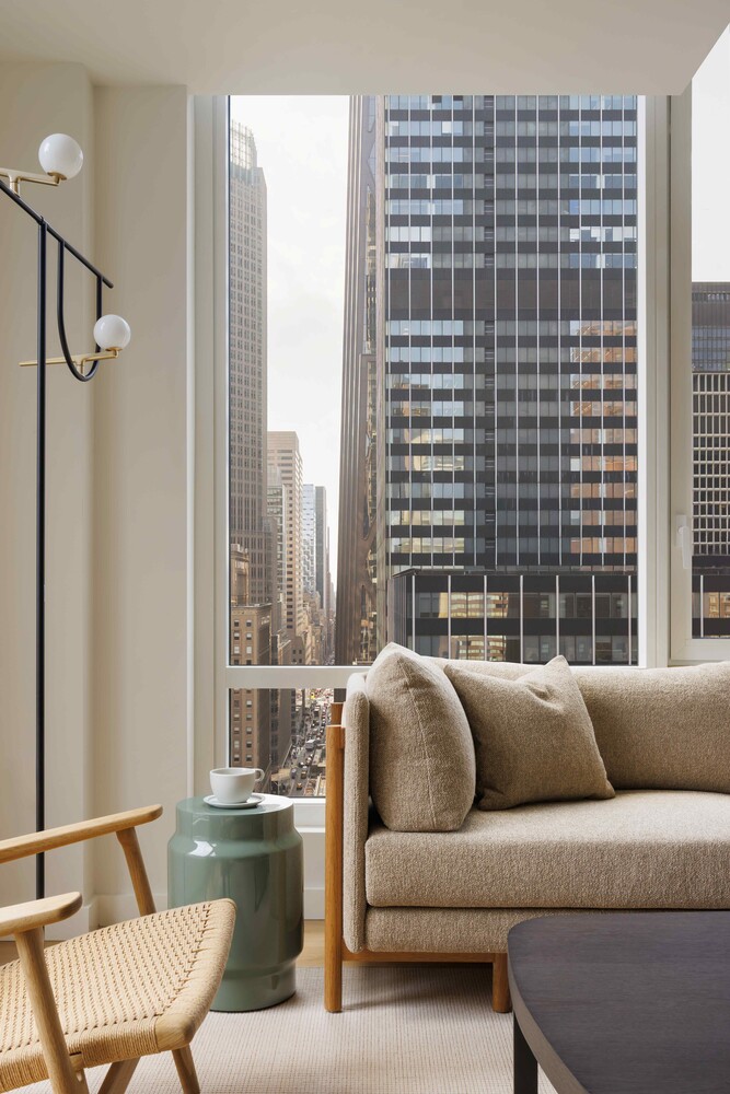 135 E 47TH Street 21F