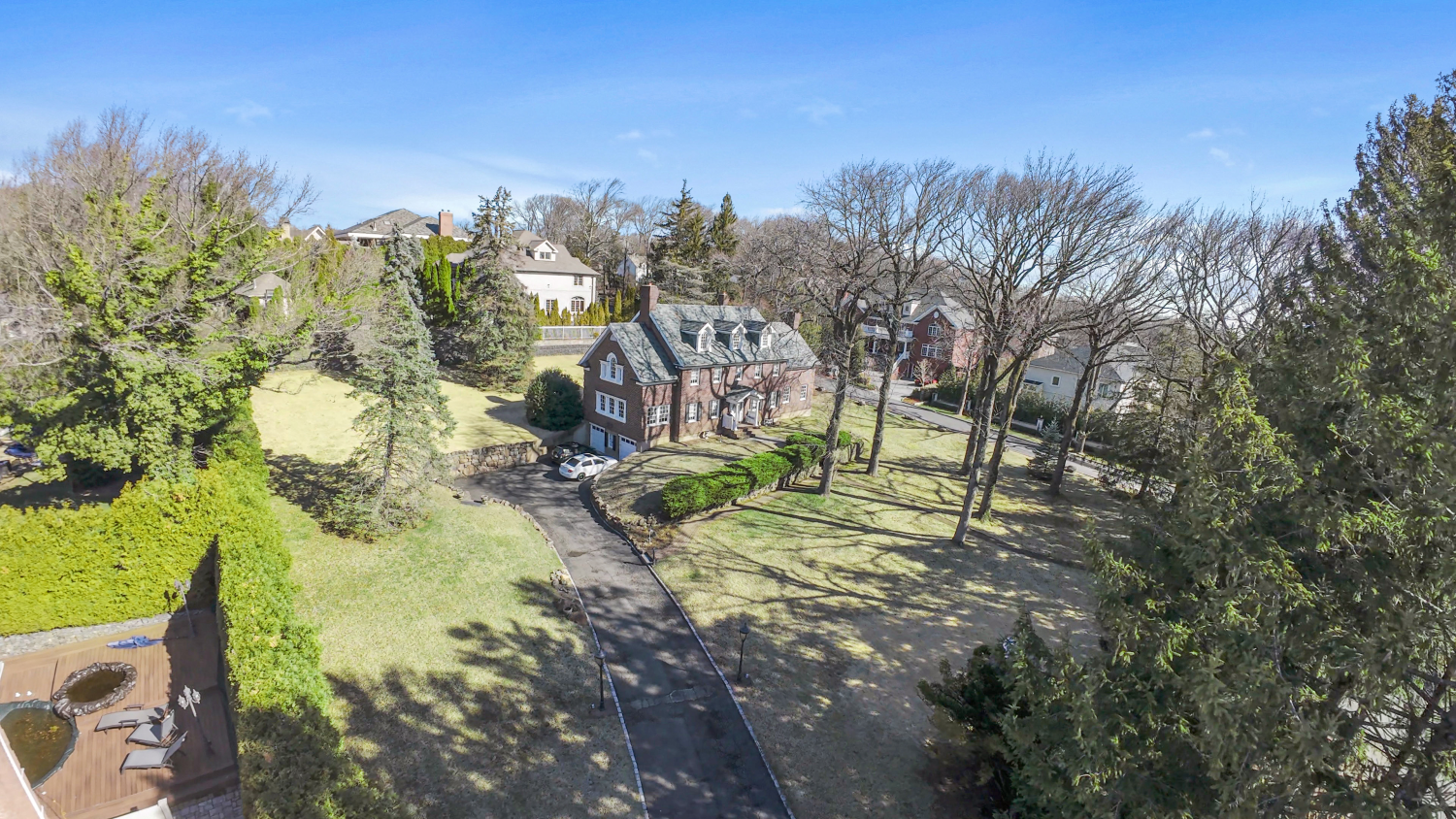 8 CIRCLE Road