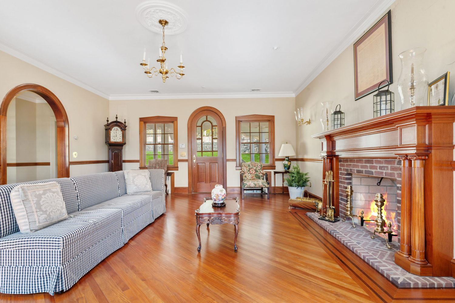 8 CIRCLE Road