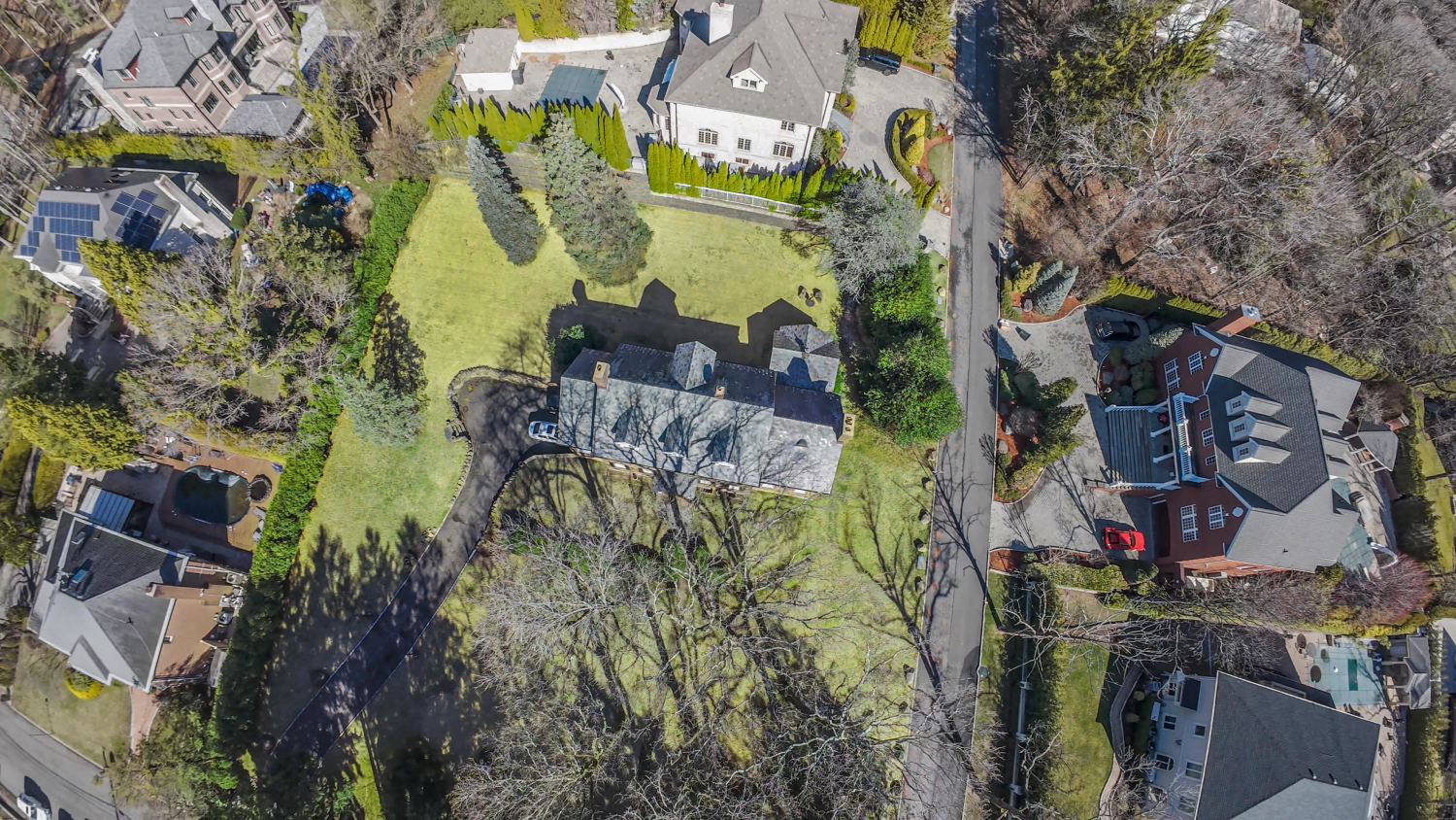 8 CIRCLE Road