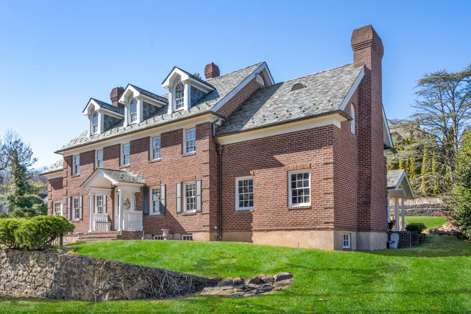 8 CIRCLE Road