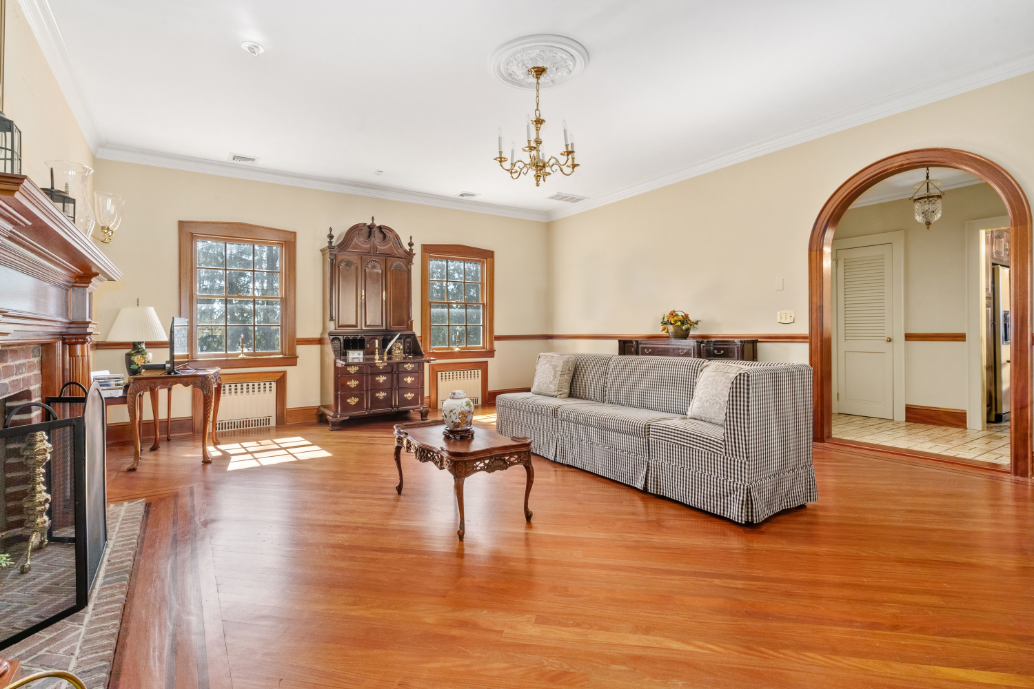8 CIRCLE Road