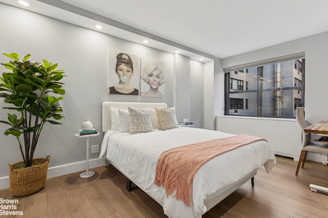115 E 9TH Street 8LM