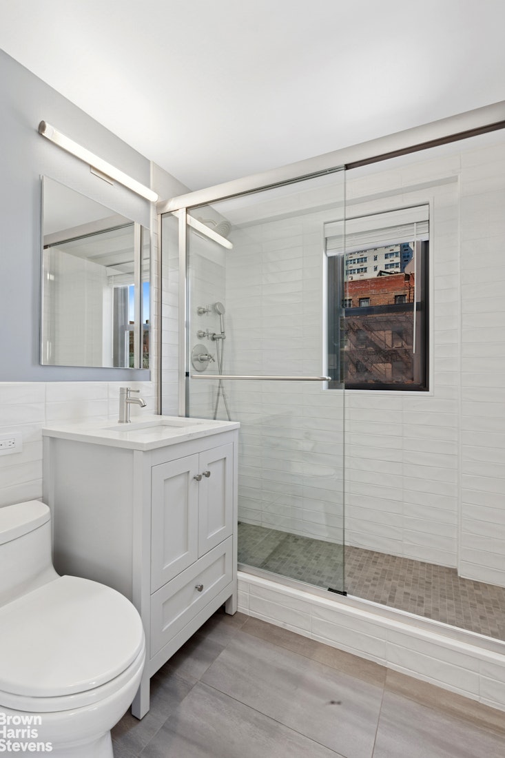 115 E 9TH Street 8LM