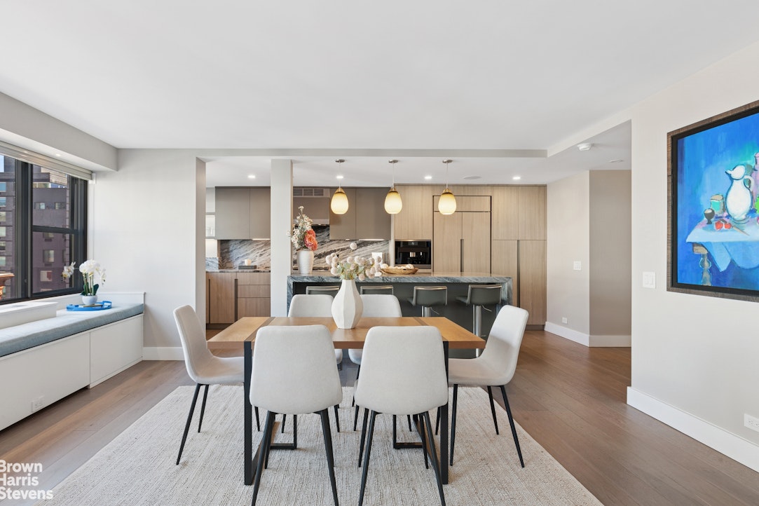 115 E 9TH Street 8LM