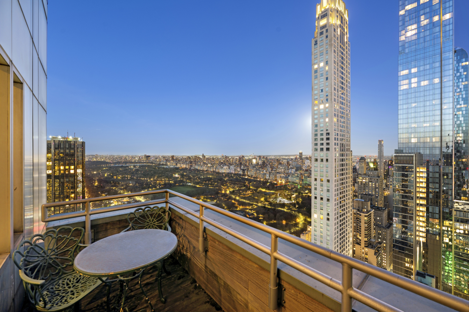 301 W 57TH Street 52C