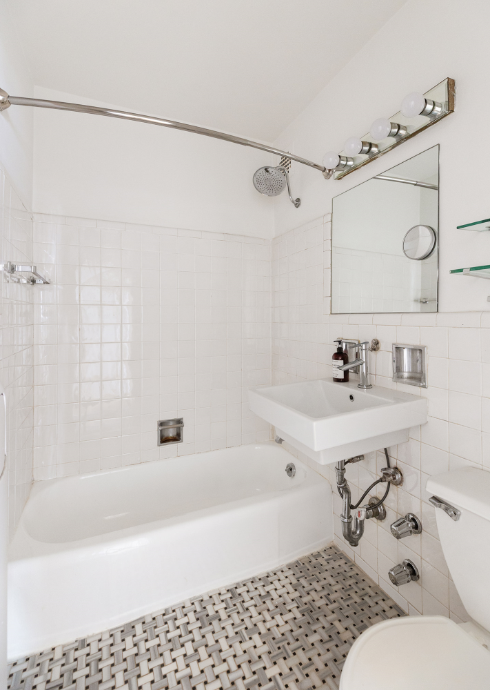 140 7TH Avenue 4L