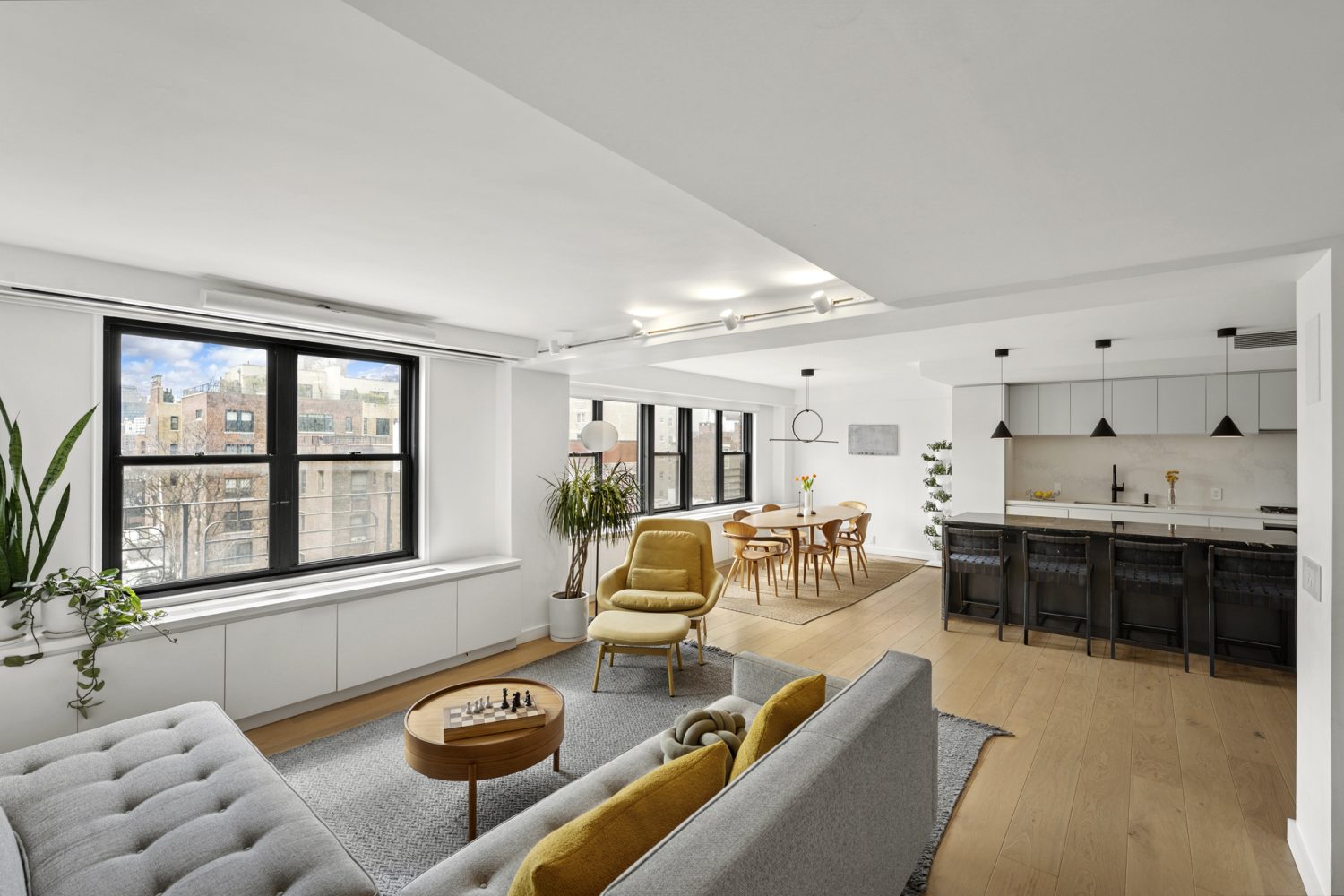 45 W 10TH Street 8EF