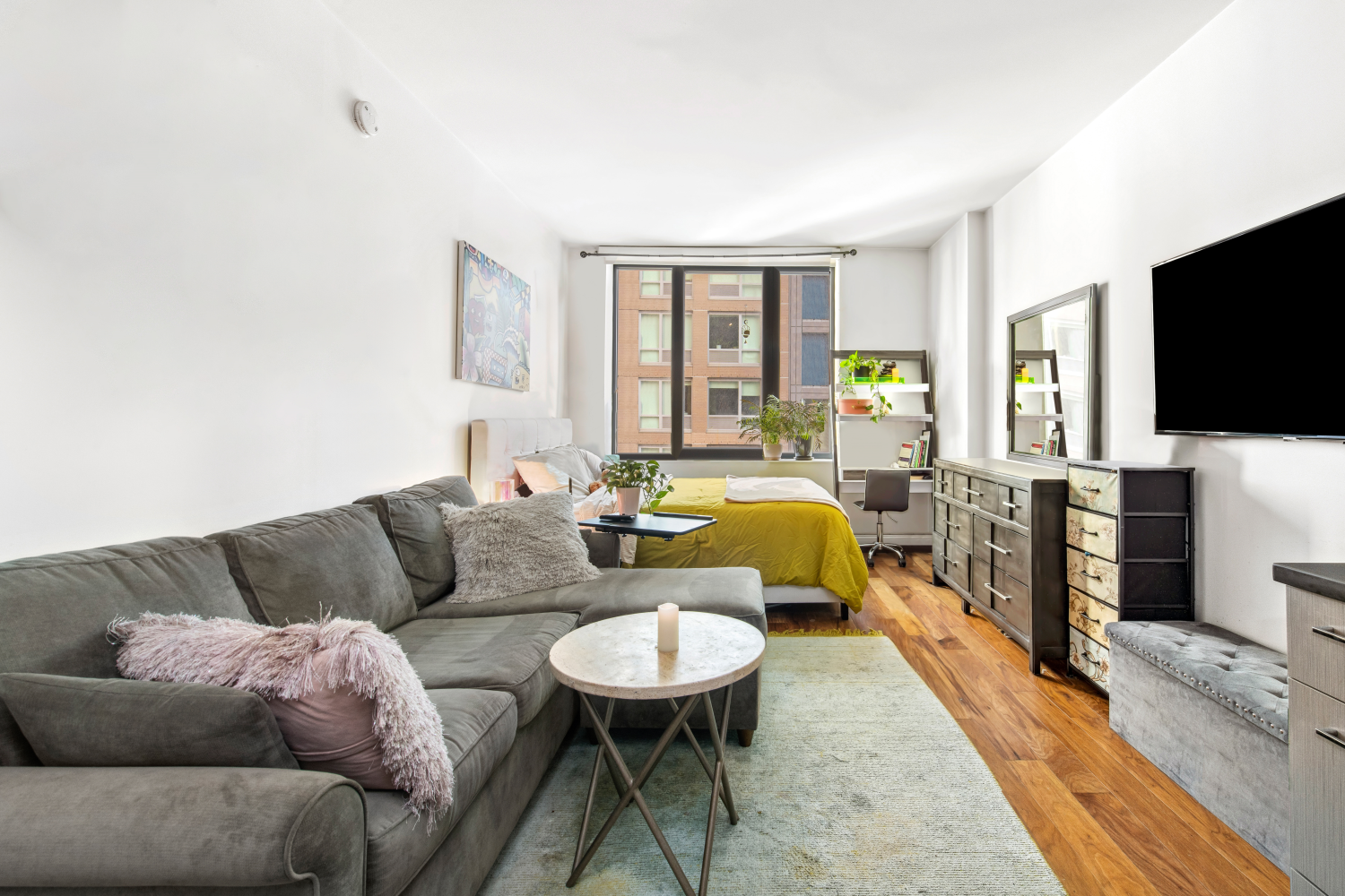 42-14 CRESCENT Street 5E