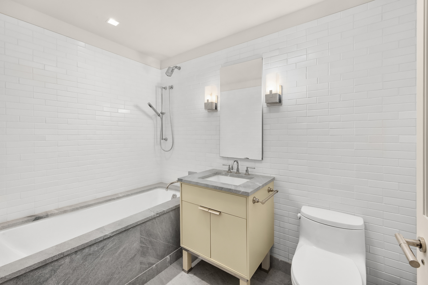 150 CHARLES Street 2ES