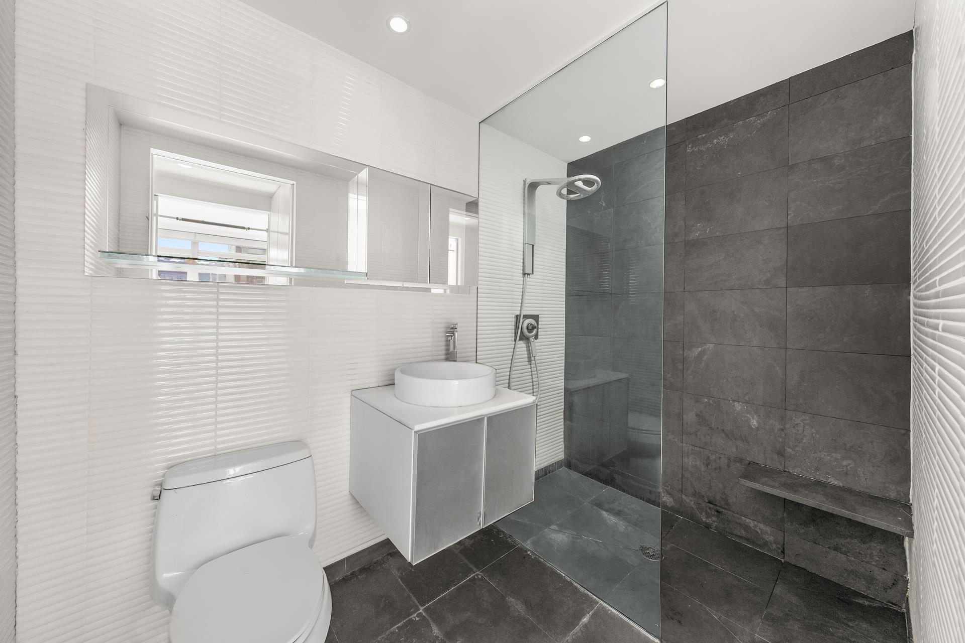 425 E 13TH Street 6G