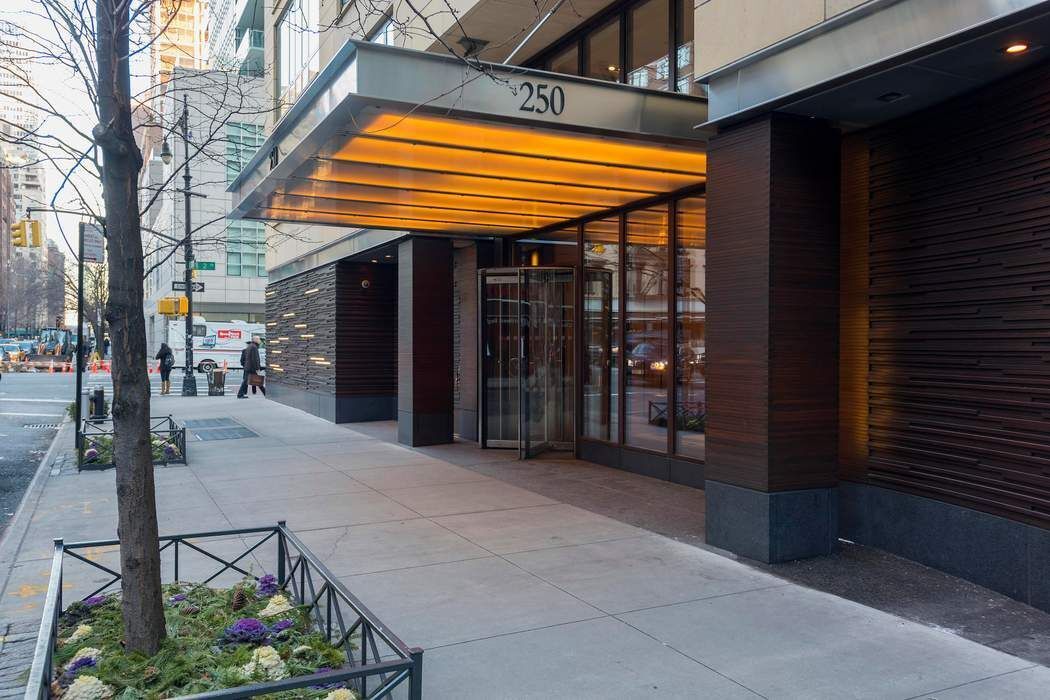 250 E 53rd Street 3101