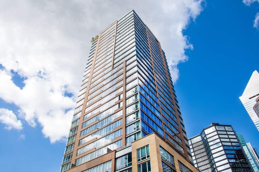 250 E 53rd Street 3101